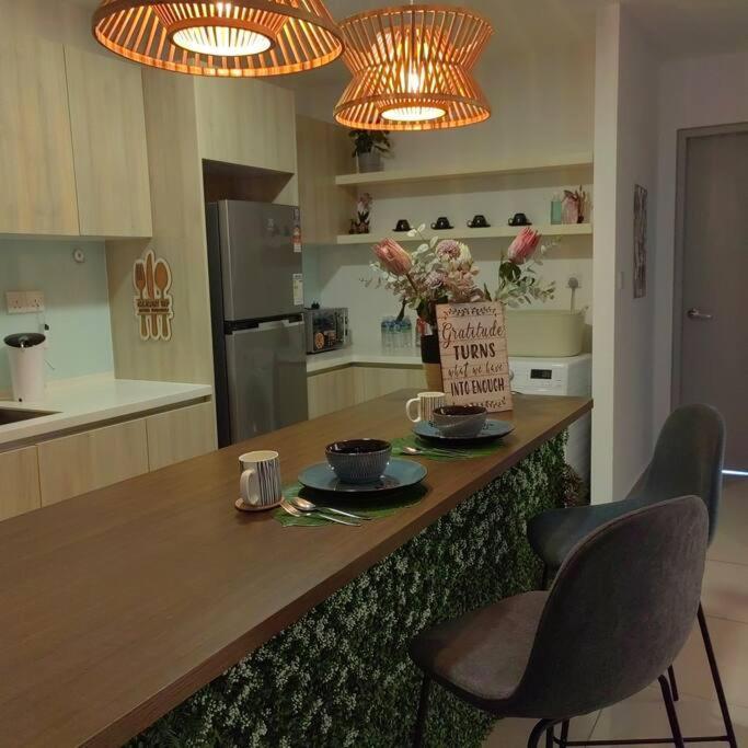 Alocasia Geniehome 3Br Free Wifi @ Utropolis Shah Alam Extérieur photo